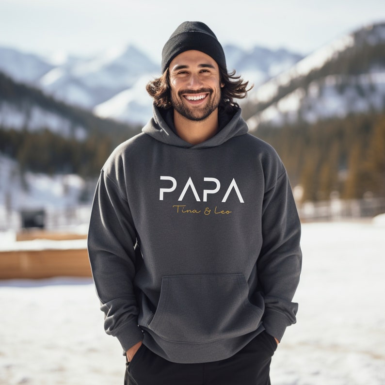 Papa Hoodie personalisiert mit Name, Vater T-Shirt Geschenk, werdender Papa Ankündigung, Vatertag, Cooles Papa Sweatshirt, bester Papa Bild 2