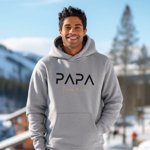 Papa Hoodie personalisiert mit Name, Vater T-Shirt Geschenk, werdender Papa Ankündigung, Vatertag, Cooles Papa Sweatshirt, bester Papa Bild 3