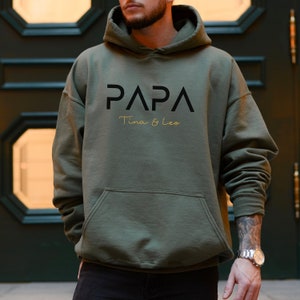 Papa Hoodie personalisiert mit Name, Vater T-Shirt Geschenk, werdender Papa Ankündigung, Vatertag, Cooles Papa Sweatshirt, bester Papa Bild 1