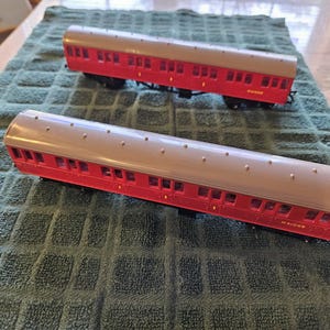 Rare Tri-ang Railways R121, 00 Guage British Railways Composite Coach, (Sold separately)  Free Shipping!