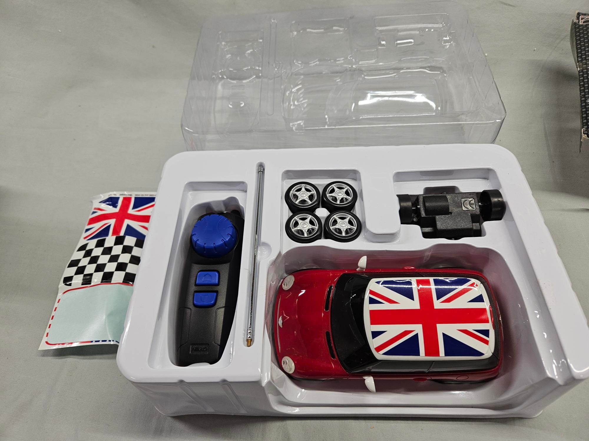 Collectible Nikko Mini Cooper RC 1:24 Scale, Mini Evolution