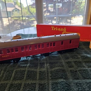 Rare Tri-ang Railways R220, 00 Guage British Railways Suburban Brake 3rd Coach, Free Shipping!