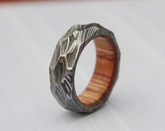 Bague en acier damas - Motif torsadé martelé fait main avec manche en bois