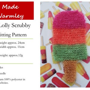 Könnte beinhalten: Ein gestrickter Eis am Stiel-Schwamm in Rosa, Orange und Grün, mit einem braunen Stiel. Der Schwamm ist etwa 24 cm hoch und 11 cm breit. Das Bild zeigt auch den Text "Made Warmley Ice Lolly Scrubby Knitting Pattern".