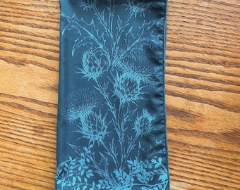 Laird’s Room Scarf | LandCon Special | inspired by Lallybroch wallpaper | Jaimie and Claire’s bedroom