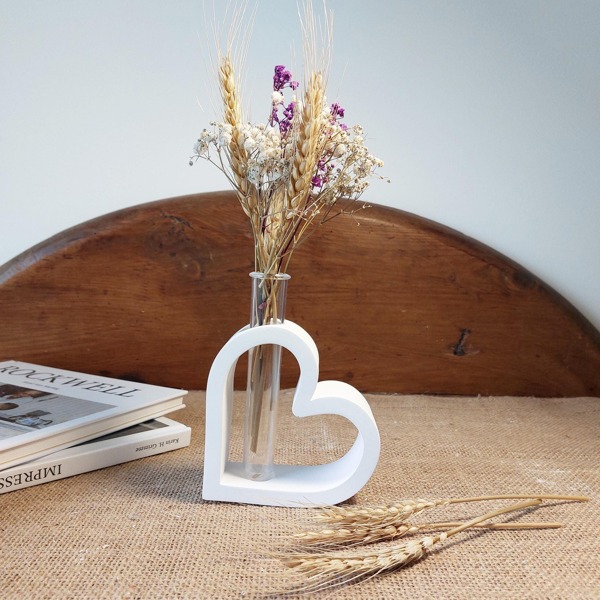White heart-shaped soliflore in ceramic powder - white heart-shaped soliflore - for fresh or dried flowers - gift for her