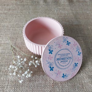 Vaso scanalato con coperchio &quot;Momenti Preziosi&quot;, vaso in ceramica rosa cipria, portagioie, vaso per cotone, per zucchero, idea regalo casa