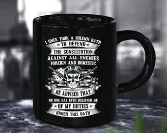 Defender&#39;s Oath Skull Mug: Patriotic Veteran Gift