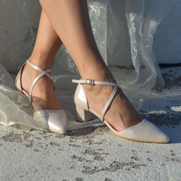 Vera pelle/ Scarpe da sposa con tacco basso/ Tacchi da sposa in avorio/ Tacchi con cinturino incrociato D'Orsay/ Scarpe da sposa/ Décolleté con cinturino alla caviglia LOVE