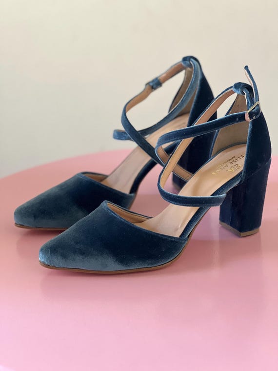 Zapatos de boda de terciopelo azul: zapatos de tacón de bloque de