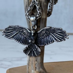 Raven with wings gothic pendant, crow necklace, witchy, scandinavian, viking, gift for men, brutal, mythology, memorial gift, nordic, vogel