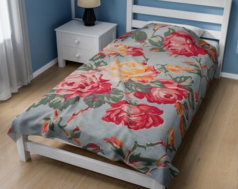Retro Floral Plush Blanket: Vintage Flower Throw, Velveteen Plush