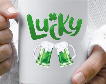 St. Patrick's Day Lucky-mok: ontwerp met klaver en bierpul