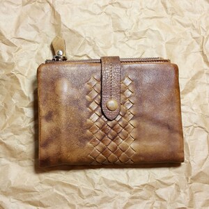 Monedero tejido de cuero lavado artesanal regalo de novia hermana grunge artista cartera regalo de cuero teñido a mano para su regalo de mamá estética vintage