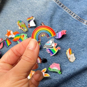 Rainbow Pride Flag Enamel Pin Pride Month LGBTQ Gay Pride Pin for Bag LGBTQIA Enamel Pin for Hat Lesbian Lapel Brooch Pride Flag for Jacket