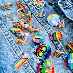Random Pride Month Enamel Rainbow Flag Pin Gay Pride Pin for Work Badge LGBTQ Party Gift Layard Queer Right Progressive Flag Ally Love Gift
