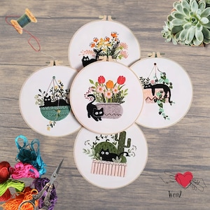 DIY Black Cat Embroidery Kit Beginner Craft Gift Needlepoint Hand Embroidery Gift Kit Cross Stitch Crafter Gift DIY Lover Cat Mom Gift Set