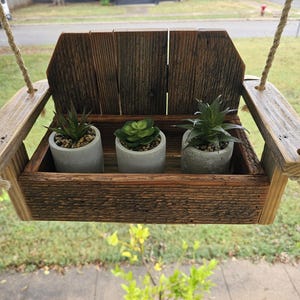 Handgemachter hängender hölzerner Swing Planter für draußen oder drinnen Hängepflanzen, Sukkulenten und alle Arten kleine Topfpflanzen