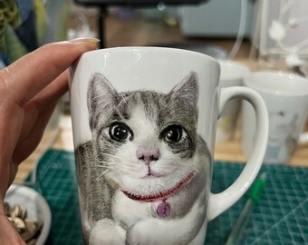 Hand painted Custom Pet Portrait Mugs: Personalized Ceramic Cups.