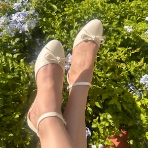 Ballet Flats For Bridal, Ivory White Bridal Shower Shoes With Ribbon, Evening Dress Shoes, Bow Embroidery Desing Flat Shoes.