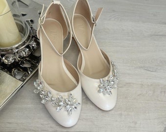 Sapatos de casamento femininos, branco marfim, sapatos de casamento brancos, sapatos de noiva baixos, sapatos de noiva para casamento, saltos de casamento, detalhes em pedra, salto bloco