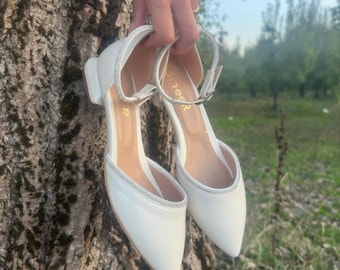 Sapatos de casamento femininos, sapatos baixos para noiva, sapatos brancos para noiva, sapatos de noiva para casamento, branco marfim, saltos de casamento, cadarços com pedras, detalhes em pedras