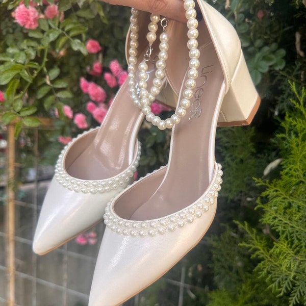 Women's Wedding Shoes Patent Leather Pearl Mid Pointed Toe Minimalism Bridal Shoes