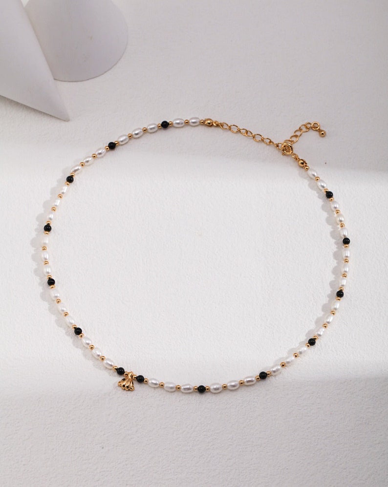 fashion-jewelry-minimalist-jewelry-design-jewelry-set-necklace-pearl-earring-gold-coated-silver-bijoux-minimalist-retro-gold-design-necklace-pearl-silver-beads-black-agate-shell-shaped