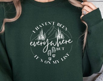 Camping Sweatshirt, Abenteuer erwartet Sweatshirt, Wandern Sweatshirt, Outdoor Camping Shirt, Camping Geschenk, Wandern Shirt, Natur Liebhaber Geschenk