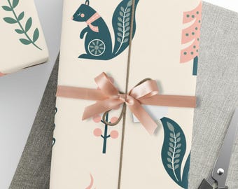 Papel de regalo navideño, diseño escandinavo de árbol y animales del bosque, rollo de papel de regalo para las fiestas, papel noruego sueco
