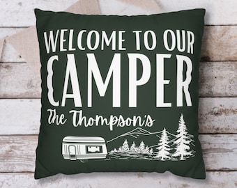 Camping Kissen, personalisiertes RV Kissen, glückliche Camper Bergkissen, kundenspezifisches Camper-Dekorkissen mit Einsatz-Schlafsofa-Geschenk-Reisen im Freien