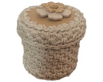 Jewelry / objects crochet holder