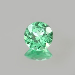 AAA Ceylon Green Sapphire: 6mm Round Cut Loose Gemstone