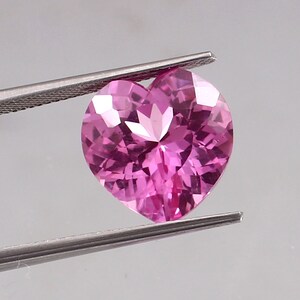 AAA Ceylon Pink Sapphire Heart: 11mm Loose Gemstone