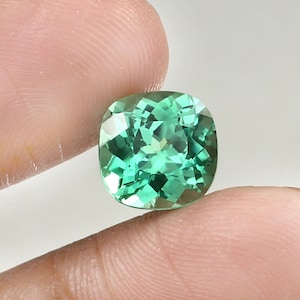 AAA Ceylon Green Sapphire: 8x8 mm Cushion Cut Loose Gemstone