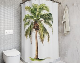 Puede incluir: Cortina de ducha blanca con una ilustración de palmera verde. La cortina de ducha está colgada de una barra de ducha curva.
