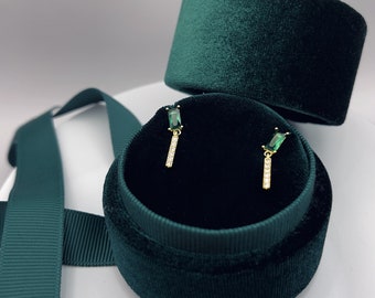 Emerald Line earring with green stone and white stones in a line in gold. minimalist small earrings for women, women&#39;s gift.