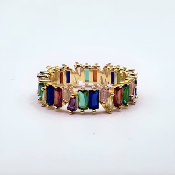 Kristall Ring mit bunten Steinen und weißen Steinen in gold. Gold Ring, unregelmäßig besetzt mit Steinen. Statementring für Frauen.