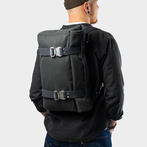 one:item - sac à dos végétalien convertible - anthracite