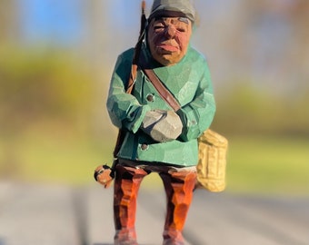 Figura de pescador tallada en madera alemana antigua "Der Angler" – Pretzel original – Arte popular bávaro tallado a mano