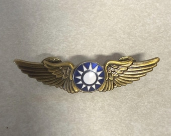 Original WWII chinese pilot wings pin badge numbered