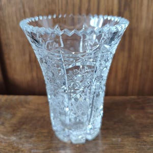 Jarrón vintage de cristal tallado – Estilo bohemio