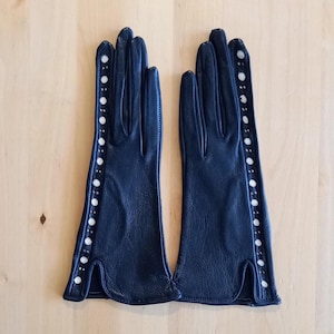 Vintage Handschuhe aus französischem Leder: Schwarz mit Punkte-Detail, Größe 6 3/4