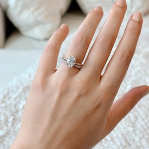 Minimalist Diamond Claw Wedding Band | Perfect Stackable Ring for Low-Set Engagement Rings