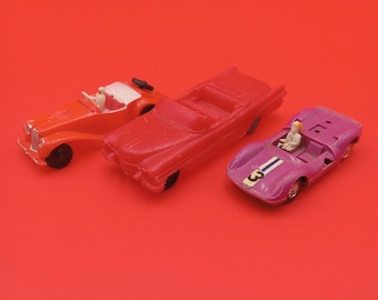 ヴィンテージ 50年代 日本製 メタルフリクション キャデラック、赤