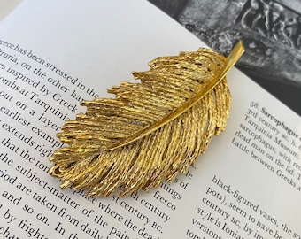 Vintage Brooch, Vintage Jewelry, Feather Brooch, Leaf Brooch, Gold Tone Brooch, Vintage Costume Jewelry, Gift for Her