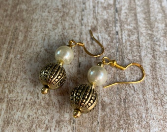 Pearl Drop Earrings, Gold and Pearl Earrings, Moroccan Pearl Style Earrings, Handmade Pearl Earrings, Vintage Style Pearl Earrings