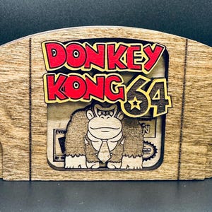 ドンキーコング64 - 木製カートリッジ | N64 | ハンドメイド - ゲーム用装飾品