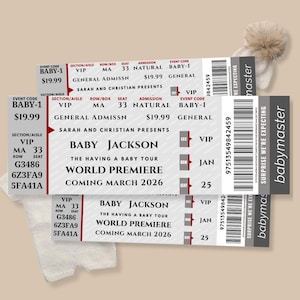 以下が含まれることがあります： 「BABY JACKSON」と「WORLD PREMIERE COMING MARCH 2026」の文字が入った3枚のイベントチケット、白いロンパース、小さな帽子など、赤ちゃんをテーマにしたアイテムのコレクションです。