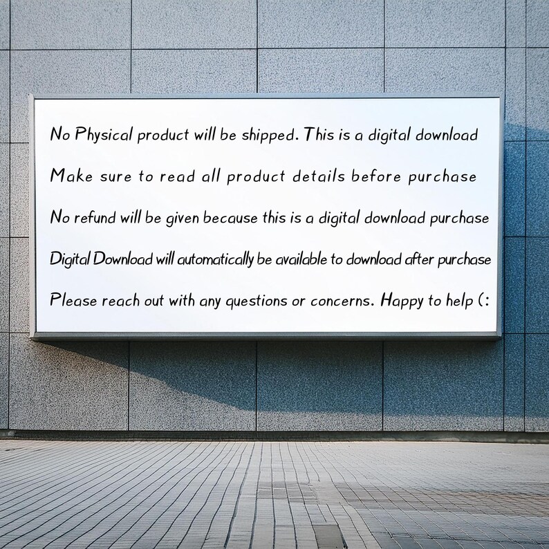 Op de afbeelding: Een wit rechthoekig bord met zwarte tekst tegen een grijze betegelde muur. De tekst luidt: "Er wordt geen fysiek product verzonden. Dit is een digitale download..." en andere details.